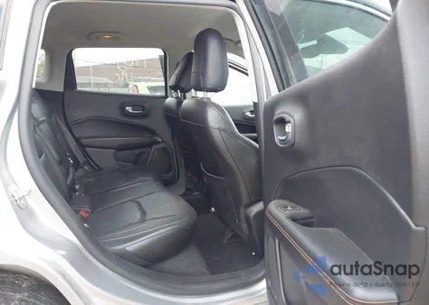 2018 Jeep Compass Limited 4X4 из США, поврежденный, VIN 3C4NJDCB9JT267021